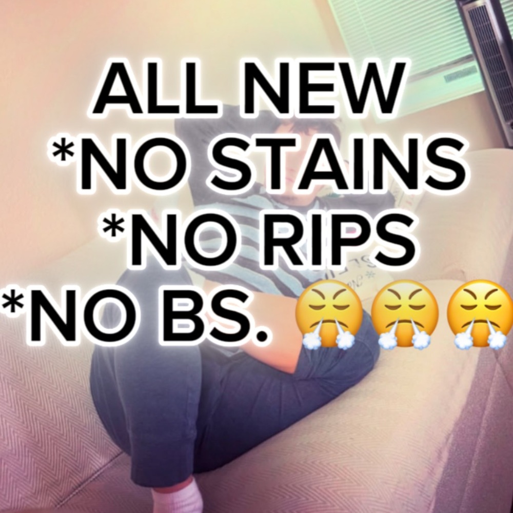 NO STAINS, NO RIPS , BEST PRICED🤪